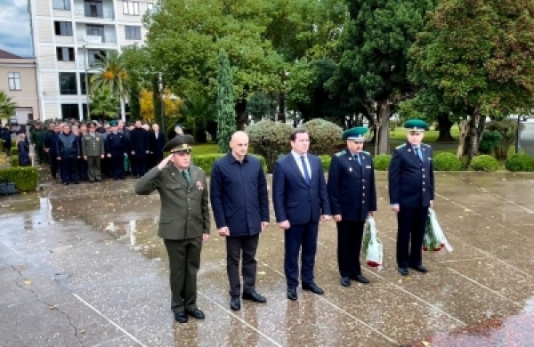 АԤСНЫ АҲӘААХЬЧАҨЦӘА РЗАНААҬТӘ НЫҲӘА АЗГӘАРҬОИТ.