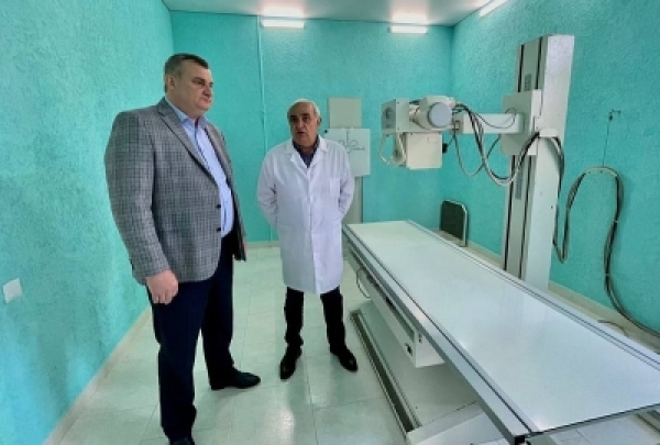 ПИЦУНДАТӘИ АХӘЫШӘТӘЫРҬА АҾЫ АРЕНТГЕНТӘ АППАРАТ ҾЫЦ ШЬАҚӘДЫРГЫЛЕИТ.