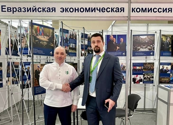 Урыстәылатәи Афедерациа иҟоу Аԥсны абжьгаҩ-цҳаражәҳәаҩ Дмитри Кетиа  жәларбжьаратәи   ацәыргақәҵа  «Иннопром» ихы  алаирхәит.