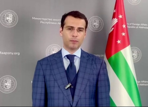 Инал Арӡынба: «Иахьа Аԥсни Шьмтәылеи иҿыцу, еиҳа ииашоу адунеиеиҿкаара ашьақәгылара иазықәԥоит».